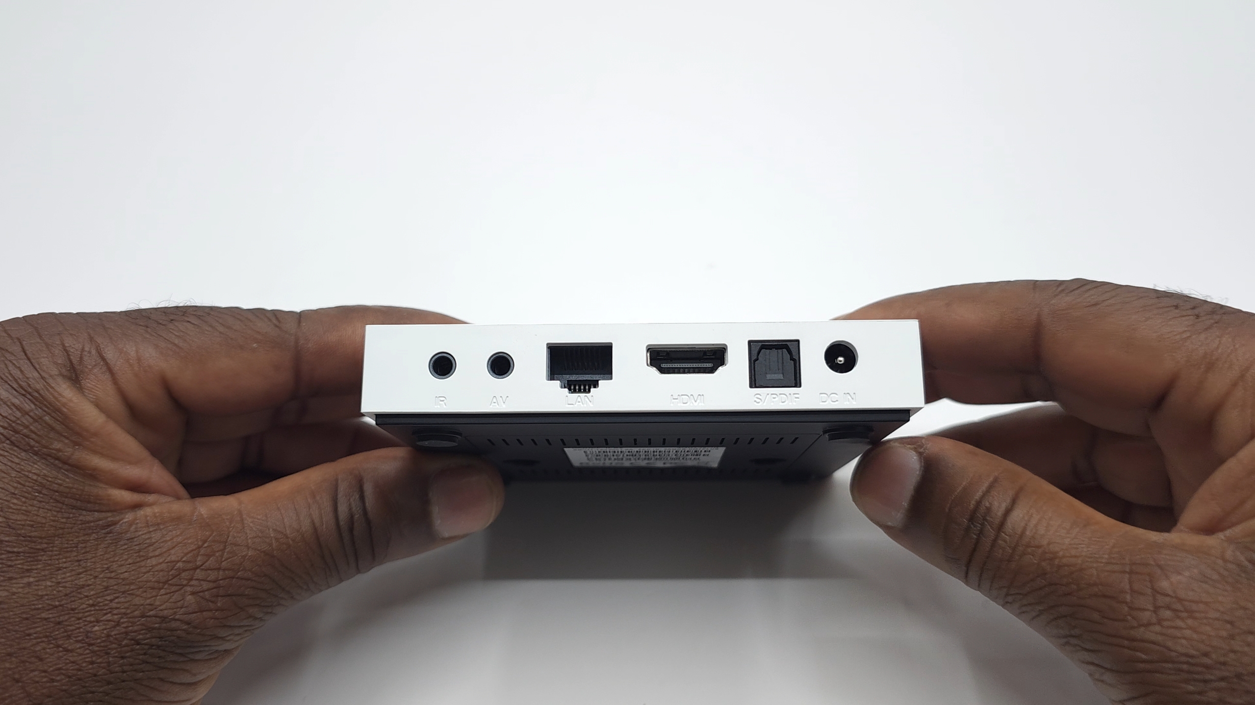 YOKATV IPX2 IO ports